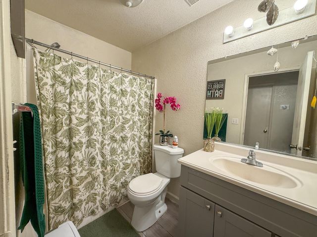 151 El Verano Way, Merced, CA 95340