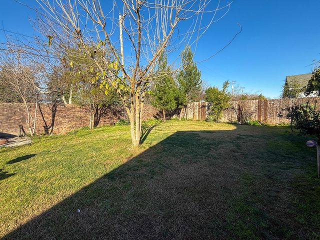 151 El Verano Way, Merced, CA 95340