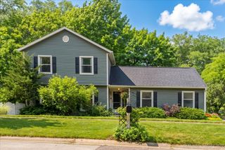 452 N Glengarry Drive, Geneva, IL 60134