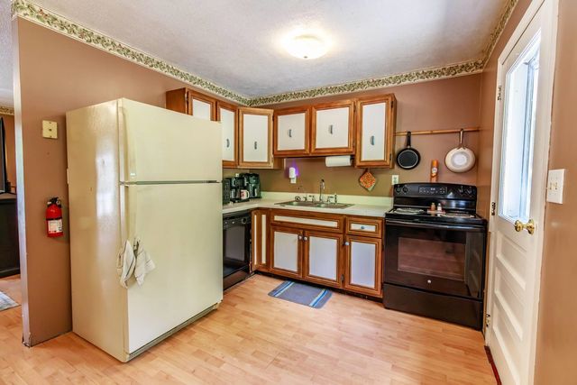 48 Carriage Hill Road, Brattleboro, VT 05301