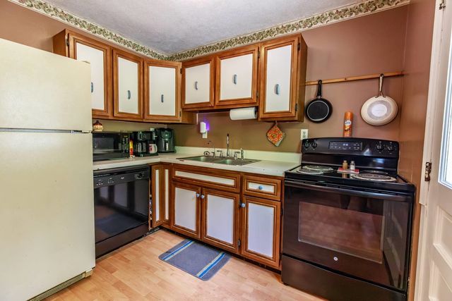 48 Carriage Hill Road, Brattleboro, VT 05301