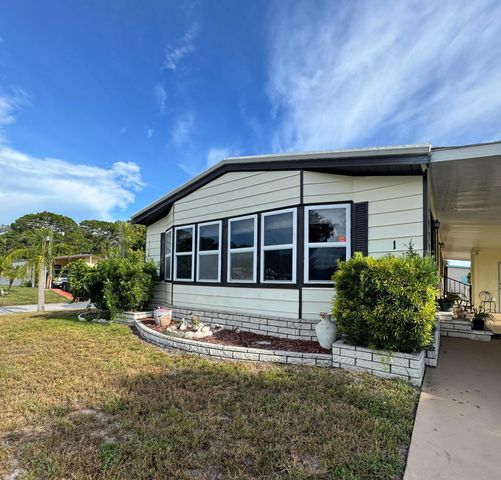 1 Grande Camino Court, Fort Pierce, FL 34951