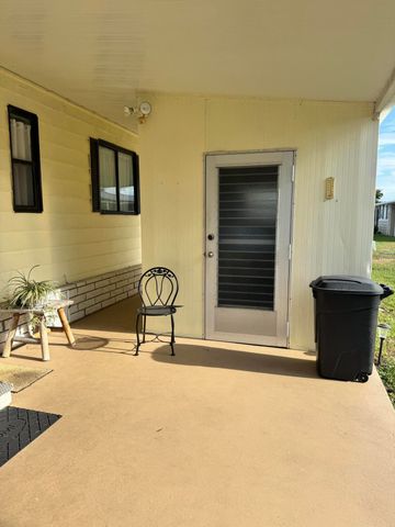 1 Grande Camino Court, Fort Pierce, FL 34951