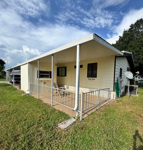 1 Grande Camino Court, Fort Pierce, FL 34951