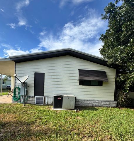 1 Grande Camino Court, Fort Pierce, FL 34951