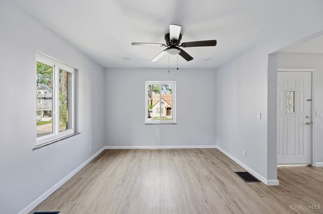 5866 Kennedy Avenue, Cincinnati, OH 45213