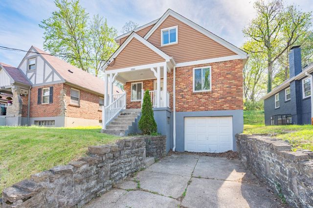 5866 Kennedy Avenue, Cincinnati, OH 45213