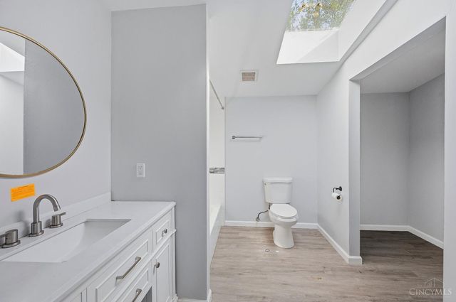 5866 Kennedy Avenue, Cincinnati, OH 45213