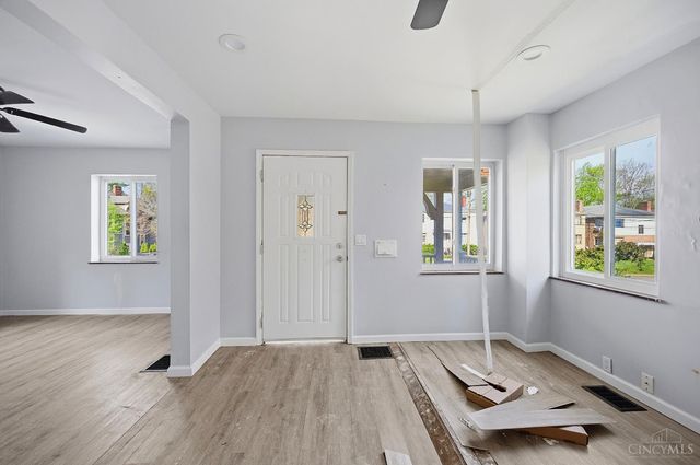 5866 Kennedy Avenue, Cincinnati, OH 45213