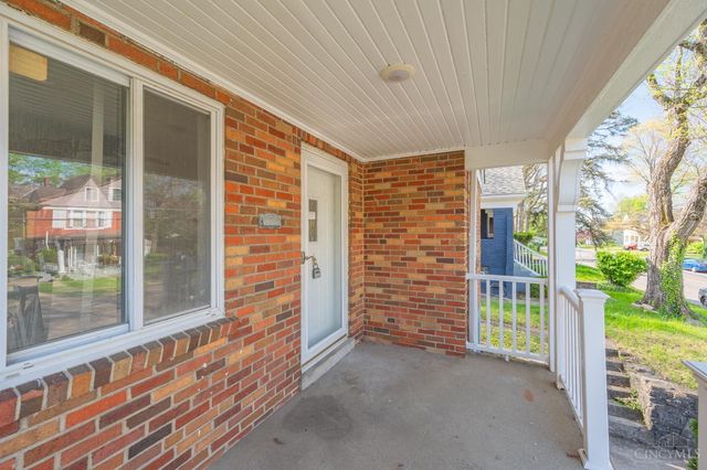 5866 Kennedy Avenue, Cincinnati, OH 45213