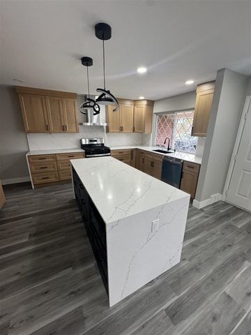 41718 Mae Wood Drive, Sterling Heights, MI 48313