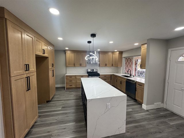 41718 Mae Wood Drive, Sterling Heights, MI 48313