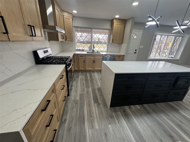 41718 Mae Wood Drive, Sterling Heights, MI 48313