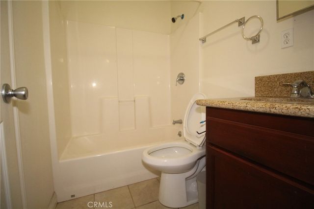 7914 Seville Avenue B, Huntington Park, CA 90255