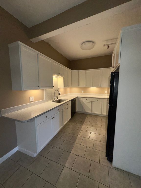 21 Caller St 102, Peabody, MA 01960