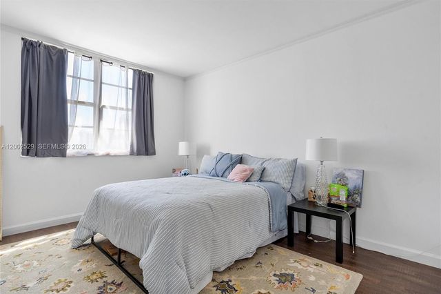 300 Bayview Dr 1503, Sunny Isles Beach, FL 33160