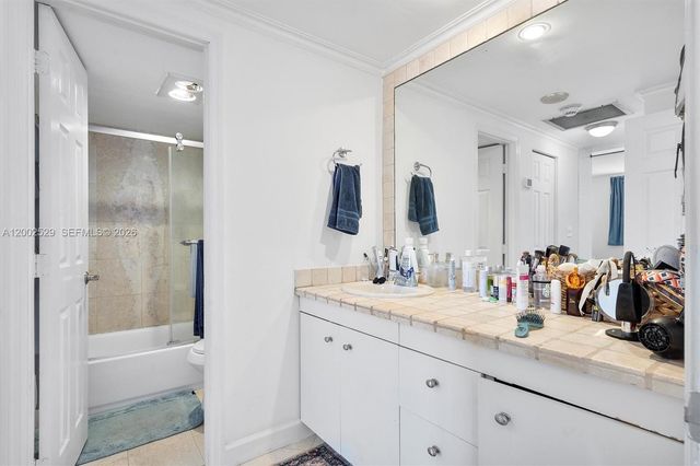 300 Bayview Dr 1503, Sunny Isles Beach, FL 33160