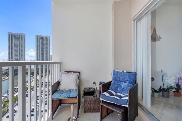 300 Bayview Dr 1503, Sunny Isles Beach, FL 33160