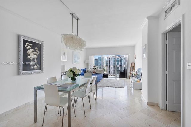 300 Bayview Dr 1503, Sunny Isles Beach, FL 33160