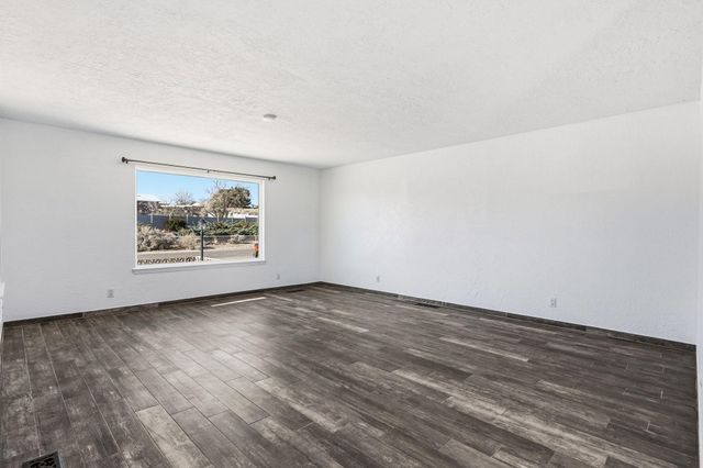 150 Eaton Road SE, Rio Rancho, NM 87124