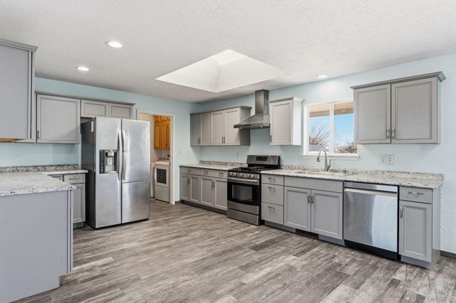 150 Eaton Road SE, Rio Rancho, NM 87124