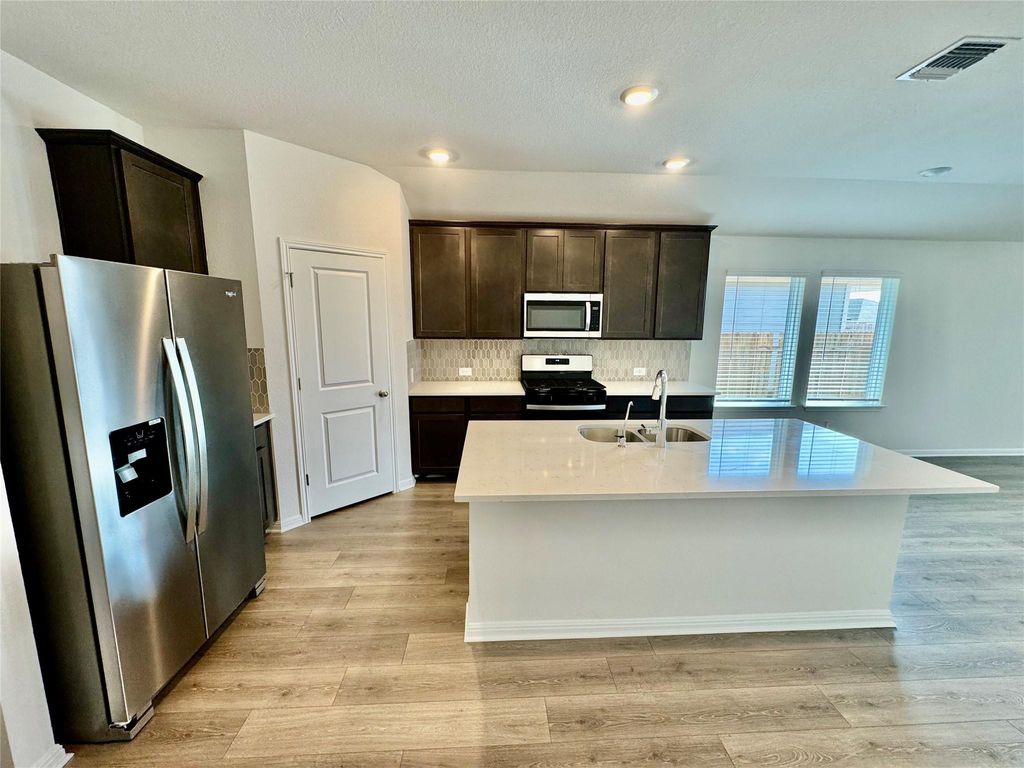 141 Boondoggle RDG, Cedar Creek, TX 78612