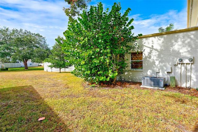 2579 FOREST RUN COURT, Clearwater, FL 33761