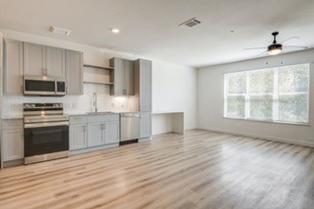 2232 Empire Central 210, Dallas, TX 75235