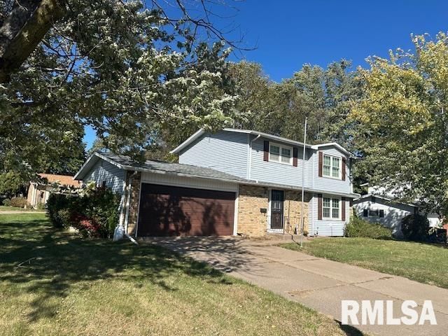 2822 S HAMPTON Drive, Bettendorf, IA 52722