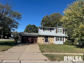 2822 S HAMPTON Drive, Bettendorf, IA 52722