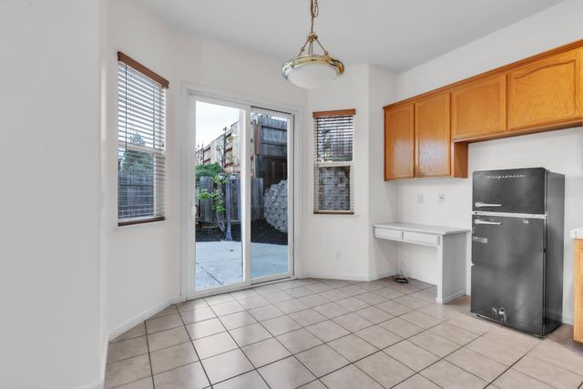 2081 Sebastian Way, Roseville, CA 95661