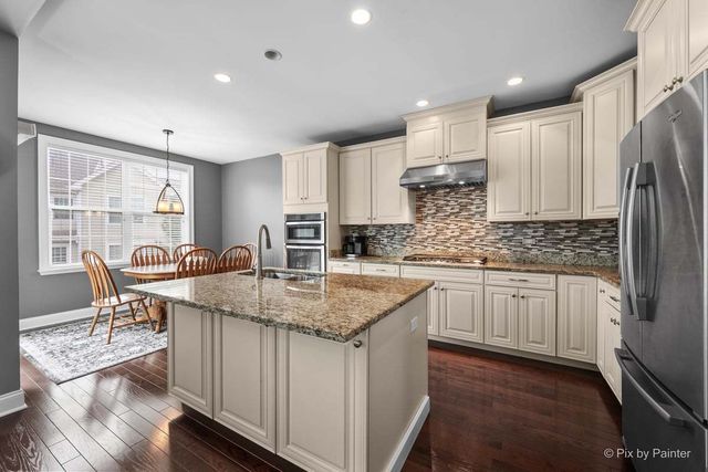 1244 Falcon Ridge Drive, Elgin, IL 60124