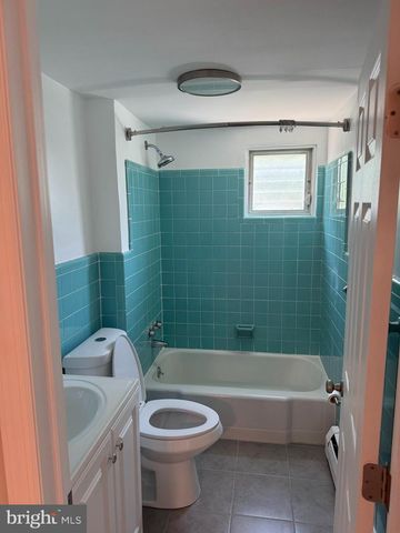 136 N SYLVANIA AVE, Jenkintown, PA 19046