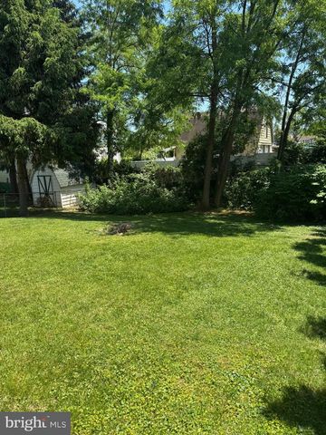 136 N SYLVANIA AVE, Jenkintown, PA 19046