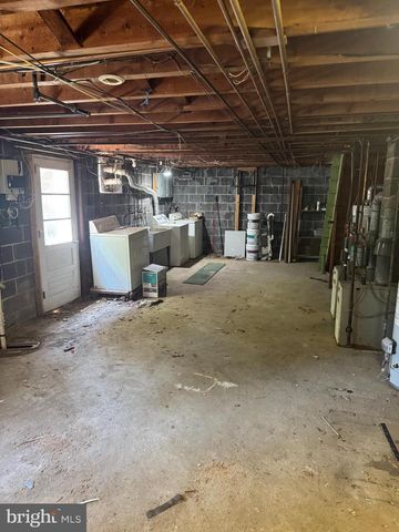 136 N SYLVANIA AVE, Jenkintown, PA 19046