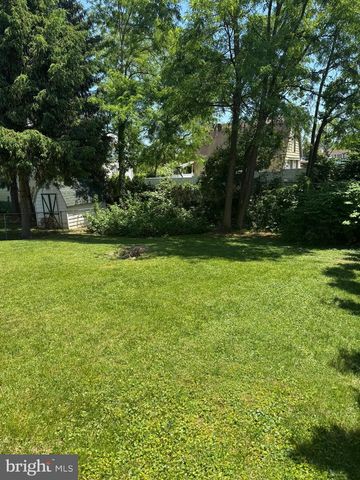 136 N SYLVANIA AVE, Jenkintown, PA 19046