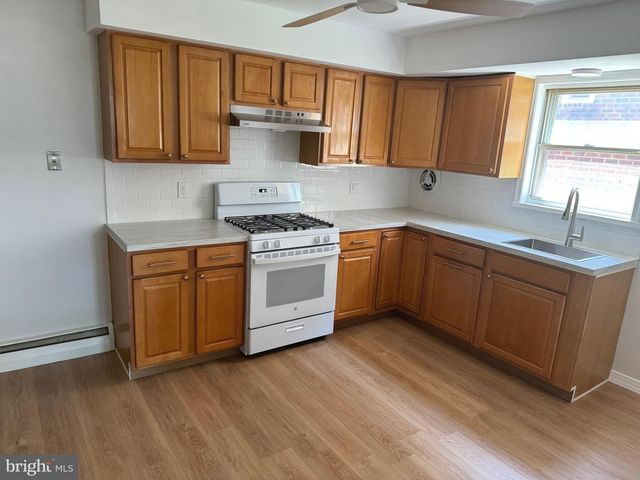 136 N SYLVANIA AVE, Jenkintown, PA 19046