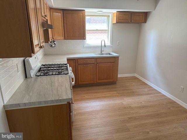 136 N SYLVANIA AVE, Jenkintown, PA 19046
