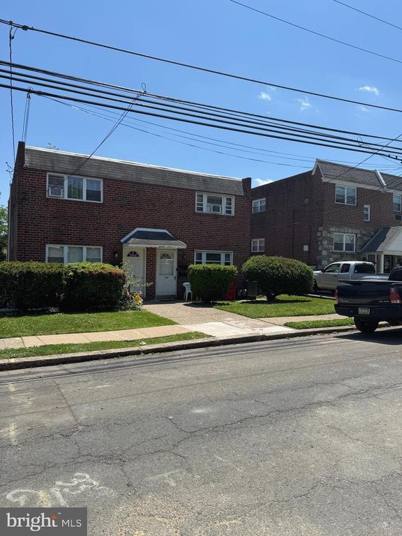136 N SYLVANIA AVE, Jenkintown, PA 19046