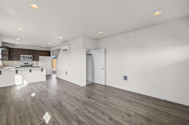 3475 NW 8th Street 15, Redmond, OR 97756