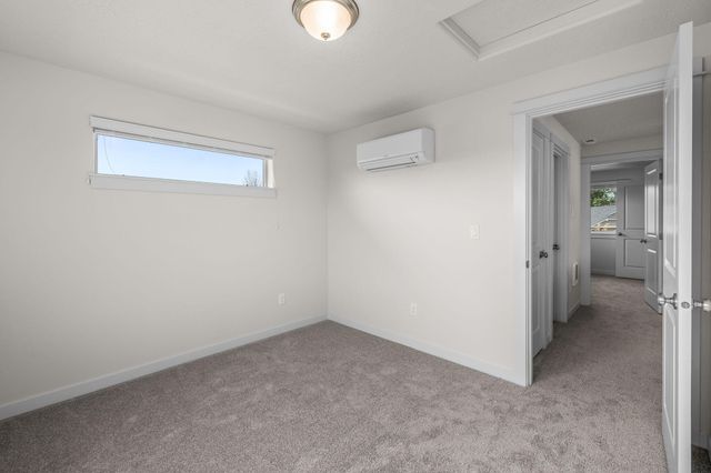 3475 NW 8th Street 15, Redmond, OR 97756