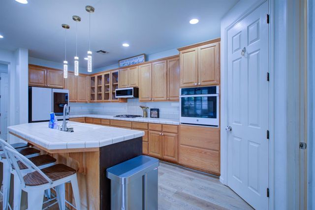 4208 Blake Dr, Modesto, CA 95356