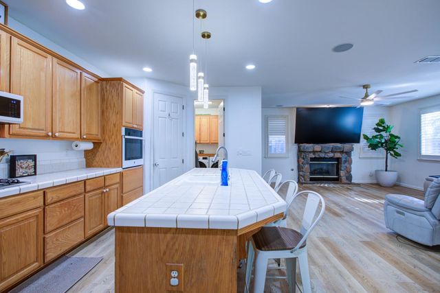 4208 Blake Dr, Modesto, CA 95356