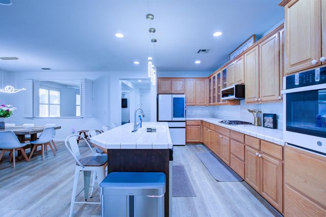 4208 Blake Dr, Modesto, CA 95356