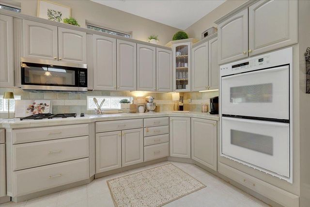 13750 Strawberry Cir, Penn Valley, CA 95946