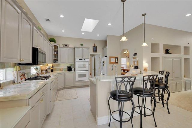 13750 Strawberry Cir, Penn Valley, CA 95946