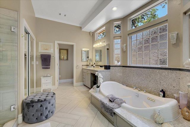 13750 Strawberry Cir, Penn Valley, CA 95946