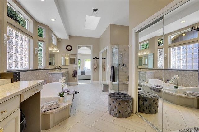 13750 Strawberry Cir, Penn Valley, CA 95946