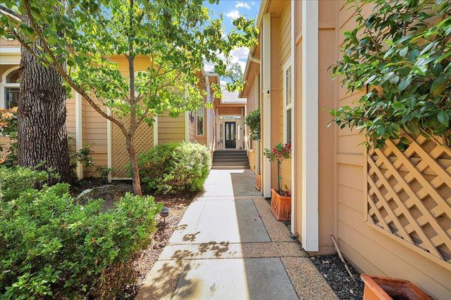 13750 Strawberry Cir, Penn Valley, CA 95946