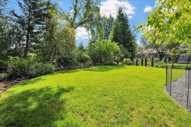13750 Strawberry Cir, Penn Valley, CA 95946